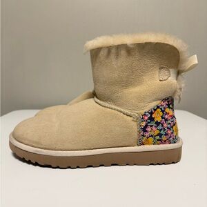 UGG CLASSIC MINI BAILEY BOW LIBERTY ANTIQUE WHITE BOOT Women’s US 7 UK 5.5